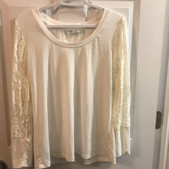 Cleo  petites lace long sleeve - Picture 2 of 4